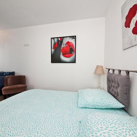 Gite 65 M2 200 M Gare T-G-V 400 M Centre-Ville Grand Parking 250 Places Gratuit Face Au Logement Arras Ngoại thất bức ảnh