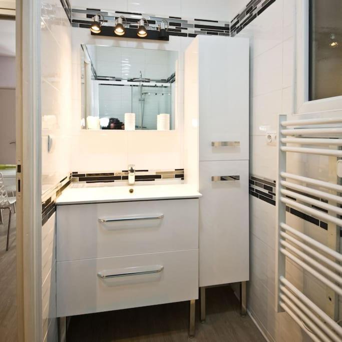 Gite 65 M2 200 M Gare T-G-V 400 M Centre-Ville Grand Parking 250 Places Gratuit Face Au Logement Arras Ngoại thất bức ảnh