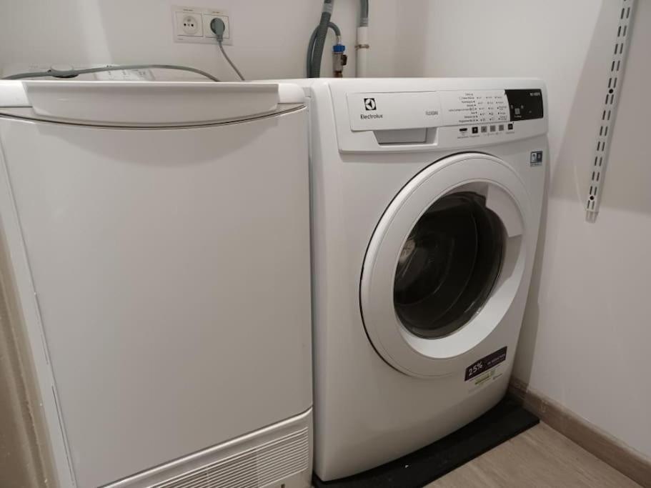 Gite 65 M2 200 M Gare T-G-V 400 M Centre-Ville Grand Parking 250 Places Gratuit Face Au Logement Arras Ngoại thất bức ảnh