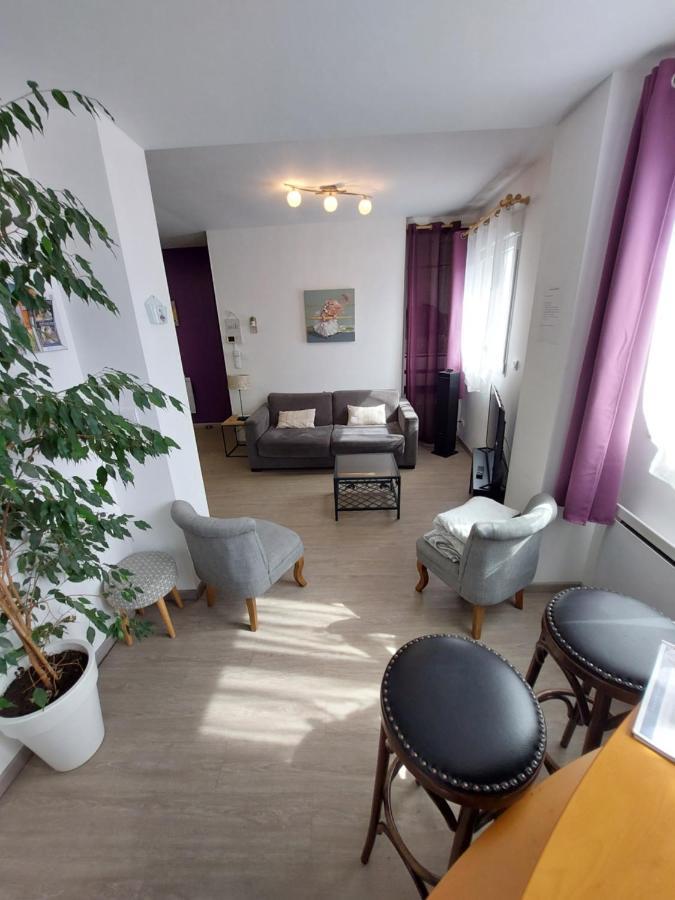Gite 65 M2 200 M Gare T-G-V 400 M Centre-Ville Grand Parking 250 Places Gratuit Face Au Logement Arras Ngoại thất bức ảnh